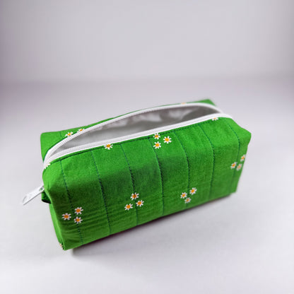 Daisies in Green Quilted Boxy Bag