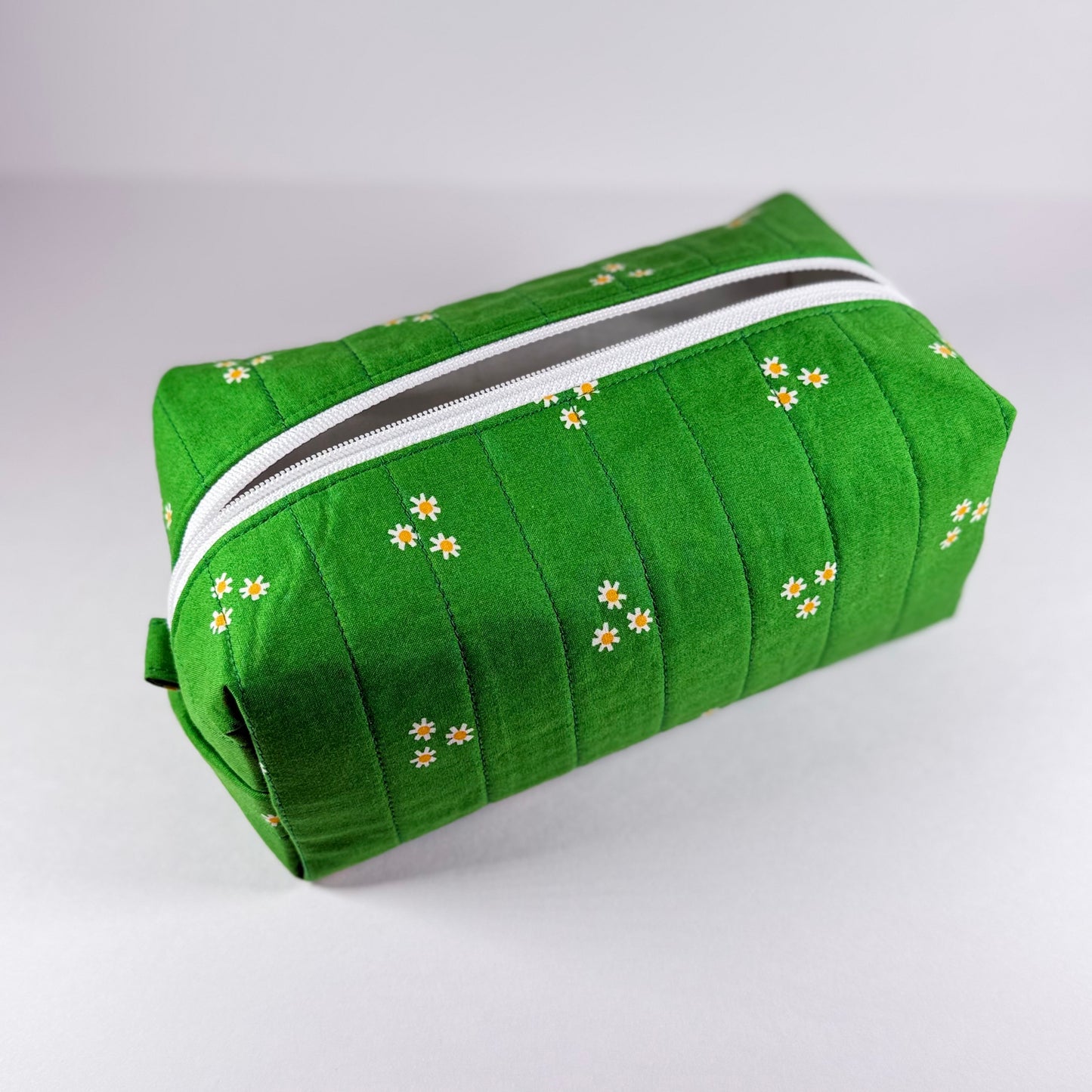 Daisies in Green Quilted Boxy Bag