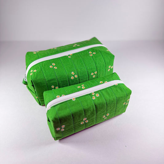 Daisies in Green Quilted Boxy Makeup Bag