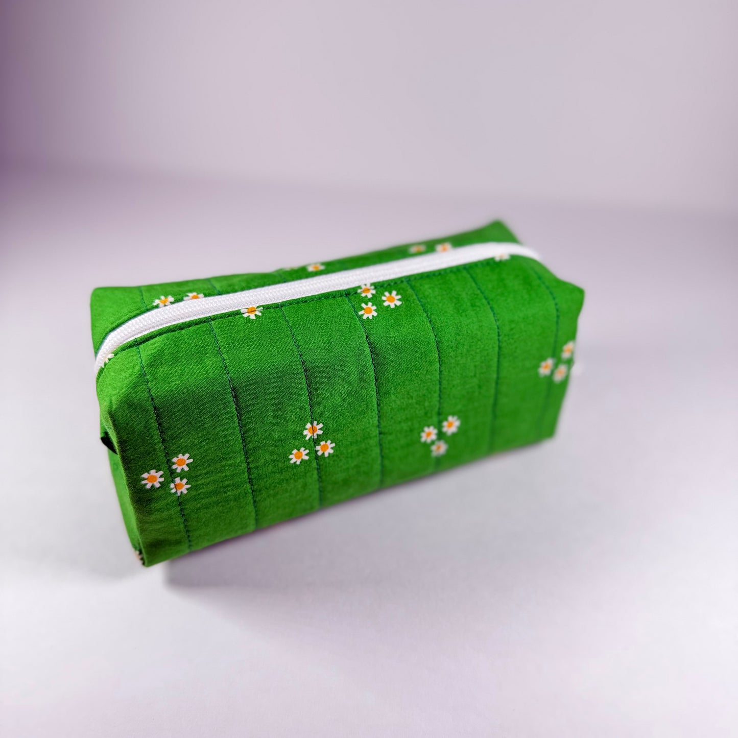 Daisies in Green Quilted Boxy Bag